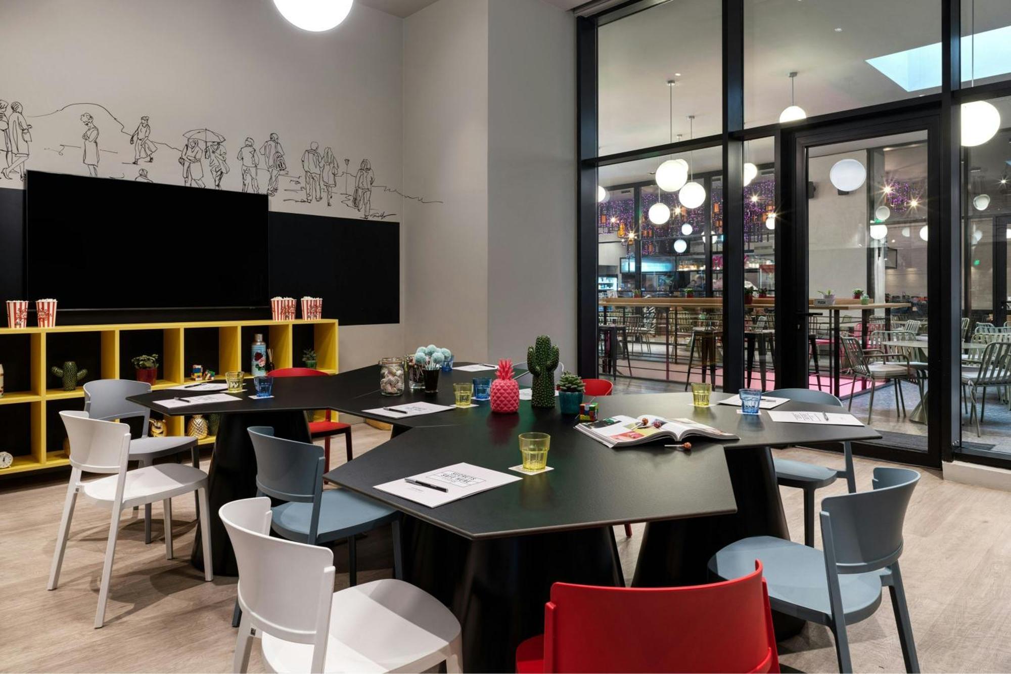 Moxy Athens City Exteriör bild